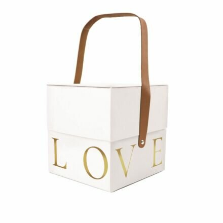 Подарочная коробка с ручкой LOVE белая, L - 18,5х18,5х19 см - lovekeks.com.ua